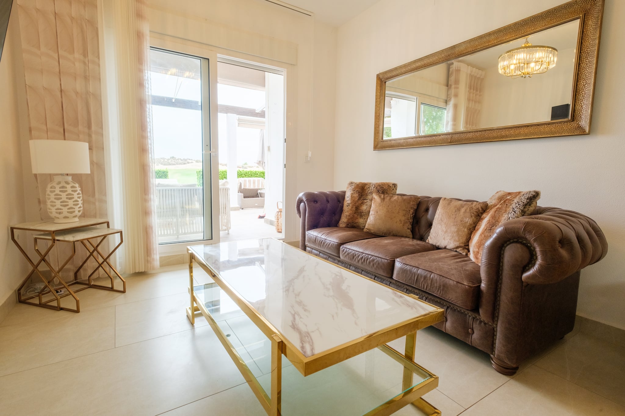 Verde · Living room and terrace doors